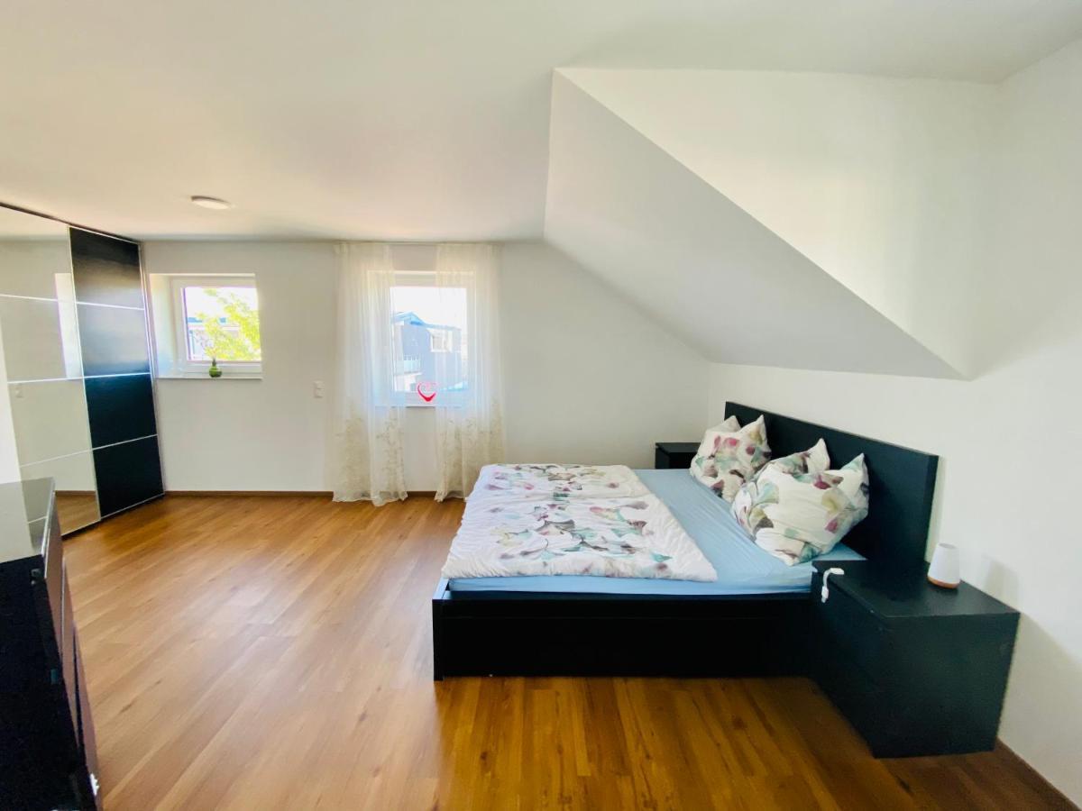 Homestay Offers Private Bedroom And Bathroom Near Speyer And Hockenheim Altlussheim Exteriör bild